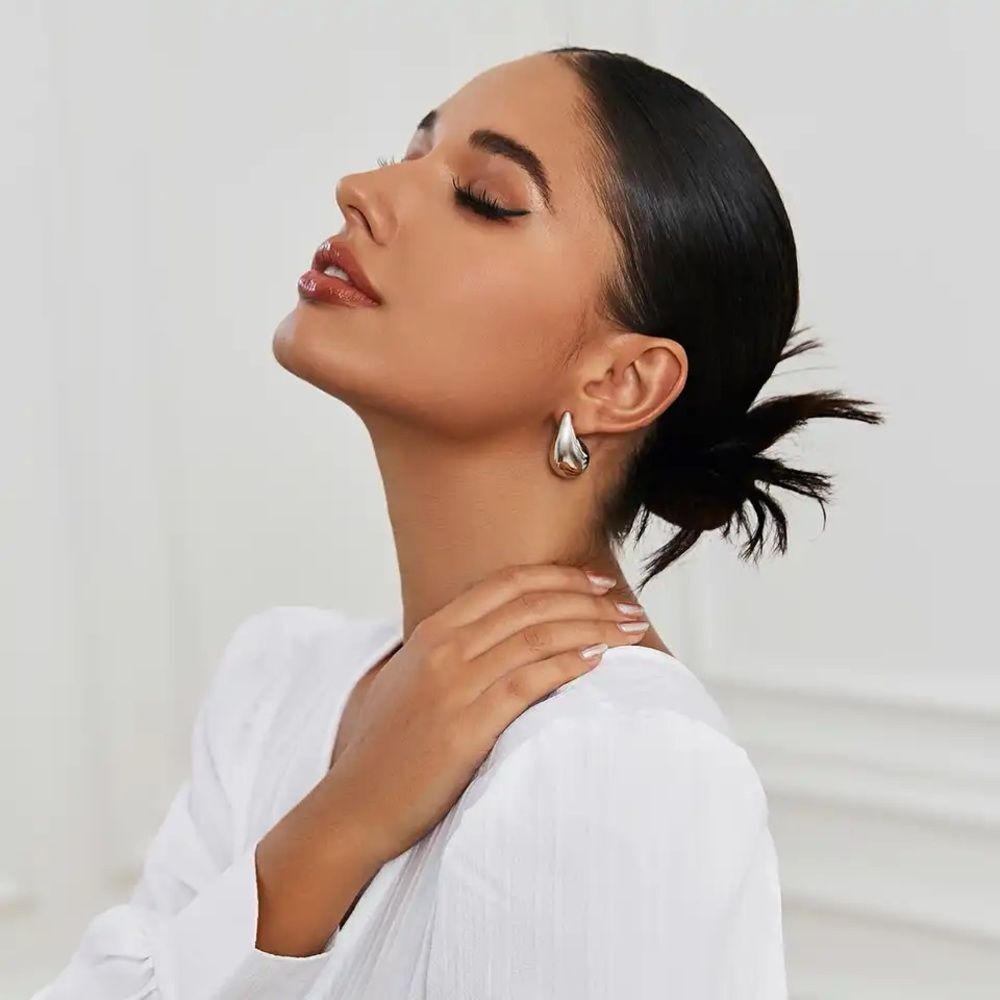 Water💧Drop Lightweight Earrings 18k Gold Plated PVD Stainless Steel - Picture 5 of 11